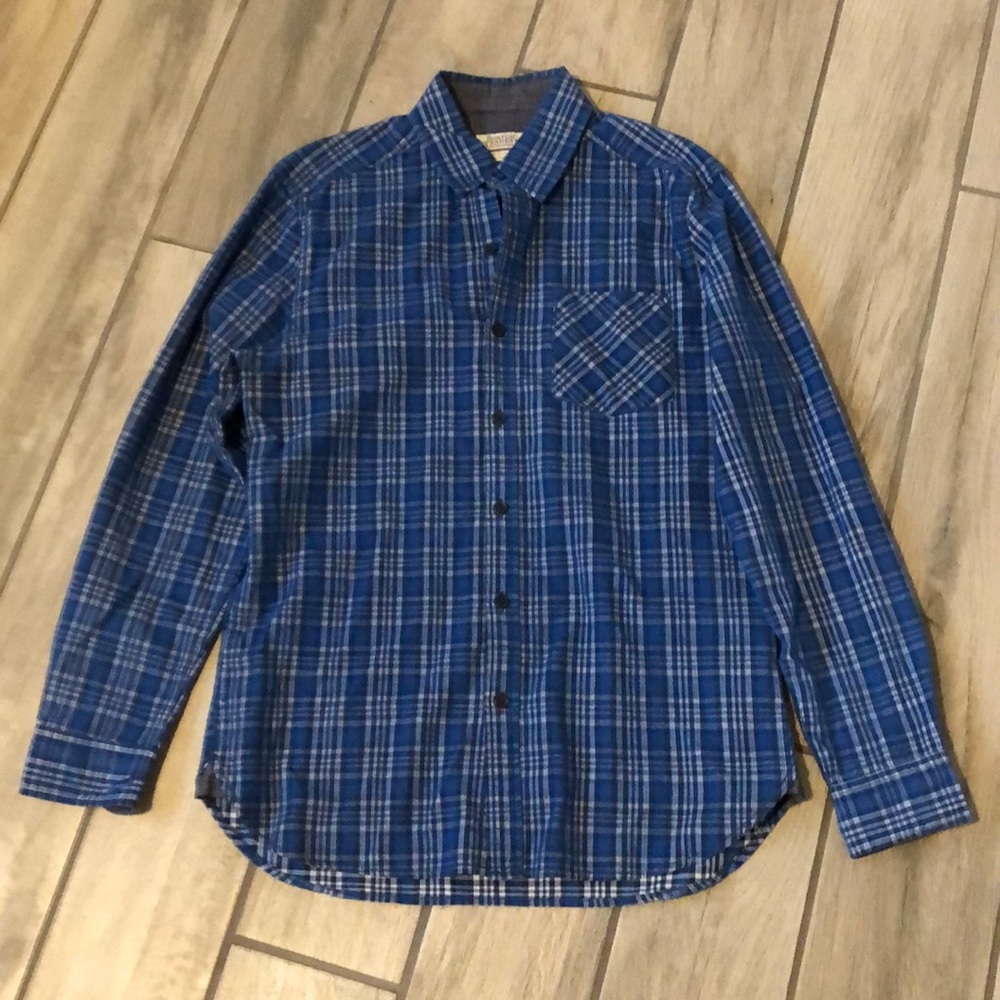 Men’s blue plaid button down